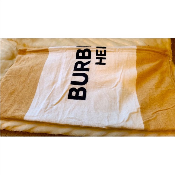 Burberry - Picture 2 of 2